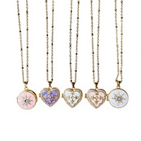 Nouvelles Colliers N76Y en Laiton Plaqué Or, Médaillons Photo Ouvertables, Émail Motif Soleil Fleur de Lys, Incrustation de Cristal, Bijoux pour Usage Quotidien