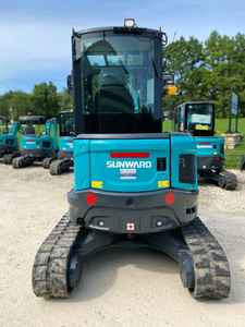 Mini-excavatrice Sunward légère, poids opérationnel de 10 tonnes, avec options de moteur, pompe, engrenage, boîte de vitesses et roulement - Product Image 2