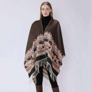 Poncho Châle Classique Long et Chaud d'Hiver à Capuche Ouverte avec Pompons, en Acrylique, Style Mexicain, pour Femme, en Laine, à Motifs - Product Image 1