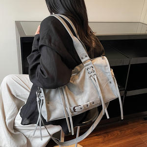 Bolso de mano estilo retro suave con correa desmontable, tipo Boston, con detalles de hebilla, para el trabajo y viajes de fin de semana. - Product Image 4