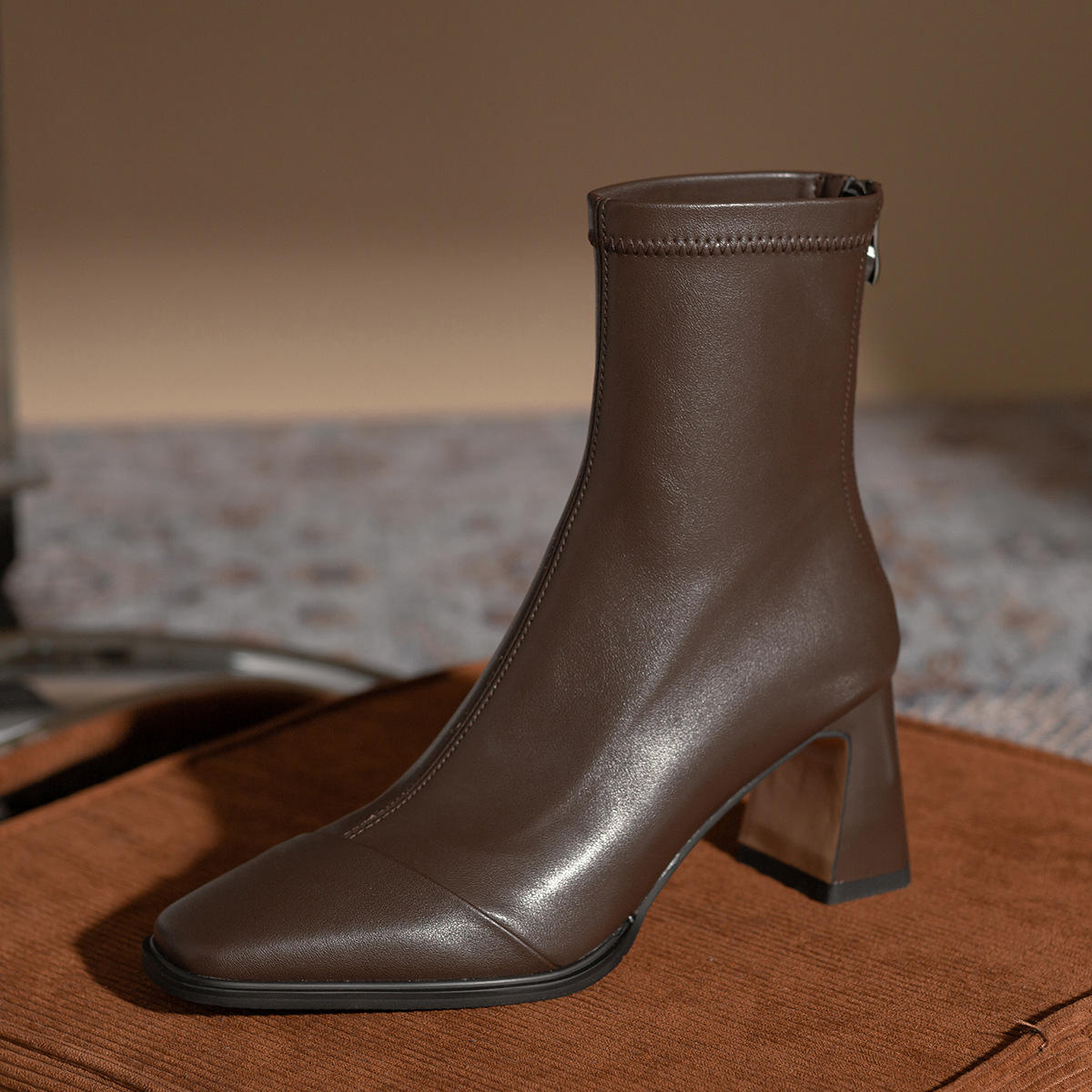 สีน้ำตาลกับผ้าลินินกำมะหยี่