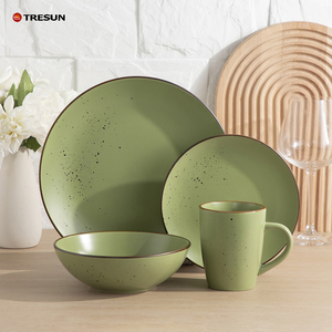 Service de table en céramique verte 16 pièces, vaisselle ronde en grès 16 pièces avec bordure marron, assiettes et bols pour service à domicile - Product Image 1