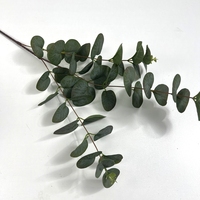 Vente en gros de plantes artificielles en soie verte de haute qualité à tige unique, feuilles d'eucalyptus pour décoration intérieure, pot, vase, mariage