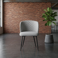 Fauteuil de salon minimaliste rembourré en sherpa avec un tissu en lin doux et résistant et des pieds en bois