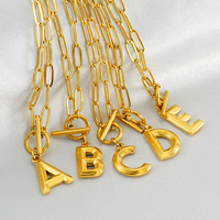 Nouveautés : Collier à chaîne trombone en acier inoxydable plaqué or 18 carats avec pendentif lettre majuscule de A à Z
