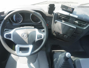 Camion frigorifique Dongfeng Tianjin 4x2, camion frigorifique de transport de produits surgelés de 6,8 mètres, plage de température : -5 à -18 ℃ - Product Image 5