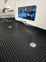 Máquina de Puncionamento e Estampagem Servo com Torreta para Chapas Metálicas de Carbono, 5000x1500mm, 6.7mm de Espessura