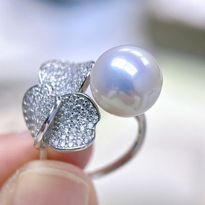 Bague en argent S925 avec perle d'eau douce de 12-13 mm, texture de perle véritable, style trèfle, forme de couronne, incrustation extrêmement résistante et brillante - Product Image 3