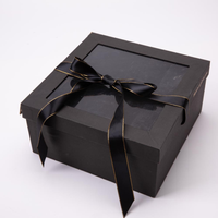 Boîte cadeau rigide pour vêtements de bébé, avec logo personnalisé en relief, revêtement UV, laminage mat, recyclable, pour la vente en gros de vêtements de nouveau-né