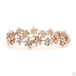 Bracelet élégant en or et diamants pour femme, design haut de gamme, finition polie, léger, confortable, bijou tendance, cadeau - Product Image 1