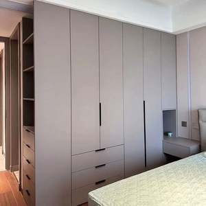 Armoires de chambre à coucher modernes haut de gamme personnalisables, durables, avec plusieurs compartiments de rangement, poignée segmentée pour meubles de maison, suspendus - Product Image 5