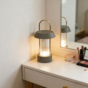Lampe LED portable moderne rechargeable USB Type-C, contrôle tactile, intensité réglable, 3 options de couleur, construction métallique, protection des yeux, batterie - Product Image 4
