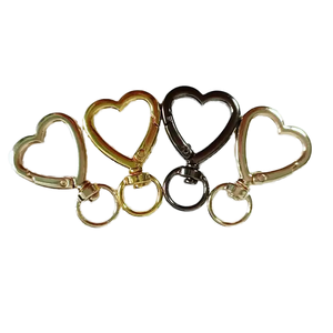 Llavero de metal de alta calidad con resorte en forma de corazón de 41*26mm, con mosquetón giratorio, accesorio de moda para <span class=keywords><strong>bricolaje</strong></span> y equipaje. - Product Image 2