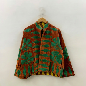 Chaqueta de Terciopelo Marrón Oxidado de Lujo para Mujer, Bordada a Mano con Motivos Florales Tradicionales, Estilo Bohemio Elegante - Product Image 1