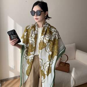 أوشحة فسكوز كبيرة ناعمة ممتازة للنساء وشاح قطني مطبوع بالزهور بتصميم مربع وشاح شاطئي مربع - Product Image 2