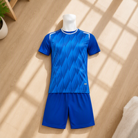 Jersey Sepak Bola Logo Kustom 100% Poliester Cetak Digital Cepat Kering Slim Fit Lengan Pendek Nama/Nomor Tim Pria