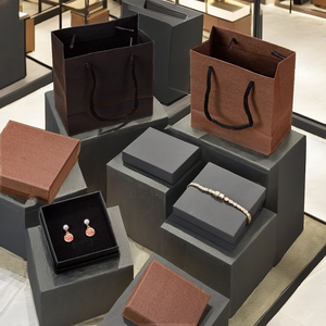 Grosir 2 Buah Kotak Perhiasan Mini Persegi Kertas Hitam/Coklat untuk Penyimpanan Anting & Cincin dengan Tutup Kantong Hadiah 100 Pcs - Product Image 2