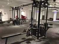Equipo de Gimnasio Multifuncional de 8 Estaciones para Entrenamiento de Fuerza, Máquina de Fuerza con Cable Tipo Jungle y Crossover de 8 Estaciones
