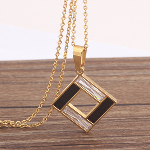 Conjunto de collar cuadrado geométrico dorado con incrustaciones negras y piedras transparentes para mujer, uso diario. - Product Image 4