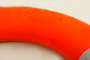 Anneau de bouée de sauvetage marin en plastique pour le sauvetage aquatique et la sécurité de la piscine - Product Image 3