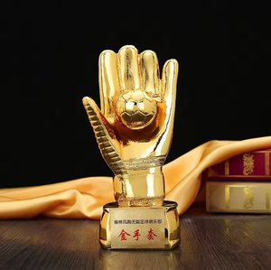 Guante de <span class=keywords><strong>portero</strong></span> de fútbol de resina personalizado dorado Premio Recuerdo Artesanía Trofeo deportivo - Product Image 4