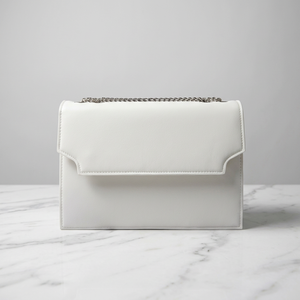Sac à bandoulière en cuir PU blanc en forme d'enveloppe avec chaîne, fermeture à rabat, élégant pour femme, idéal pour les fêtes et mariages - Product Image 2