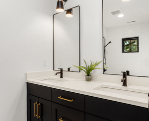 Un fournisseur vietnamien propose une coiffeuse de salle de bain en contreplaqué RTA de style européen - Product Image 1