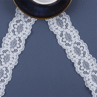 1-4 pouces de large X 15 mètres de ruban de dentelle de garniture de motif floral blanc pour la décoration, la conception florale et l'artisanat