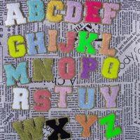 Patch en tissu 3D brodé en chenille avec 26 lettres de l'alphabet, à coudre, pour chapeaux et accessoires vestimentaires