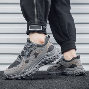 Chaussures de sport en maille respirante de style nouveau, chaussures de voyage quotidiennes pour hommes, chaussures à semelle épaisse durables, antidérapantes et confortables, chaussures de sécurité - Product Image 6