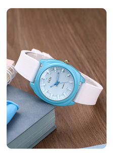 Nuevo reloj de cuarzo diario con correa de silicona, estilo sencillo, resistente al agua, en colores dulces, para mujer. - Product Image 3