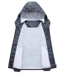 OEM al por mayor personalizar al aire libre a prueba de viento chaqueta de los hombres con capucha impermeable chaqueta cortavientos personalizada para los hombres - Product Image 2