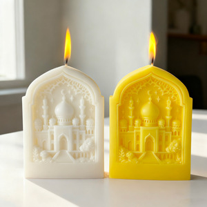 Vela Aromática Esculpida en 3D con Forma de Castillo Lunar, Vela Tallada a Mano con Relieve para Decoración de Mesa del Hogar, Regalo Festivo - Product Image 2