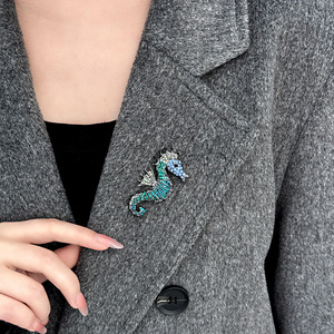 Broche de Caballito de Mar con Pedrería de Colores, Creativo y Lindo, de Aleación Chapada <span class=keywords><strong>en</strong></span> Oro, para Bodas y Fiestas, Accesorios de Joyería para <span class=keywords><strong>Mujeres</strong></span> y Niñas - Product Image 5