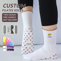 Chaussettes de yoga antidérapantes personnalisées à volants pour Pilates, chaussettes de yoga respirantes personnalisées pour femmes