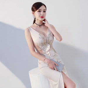 <span class=keywords><strong>Abito</strong></span> da sera <span class=keywords><strong>lungo</strong></span> rosa floreale tinto in tinta unita con <span class=keywords><strong>spacco</strong></span> frontale sexy all'ingrosso della fabbrica - Product Image 3