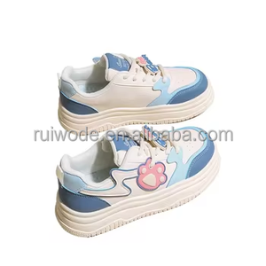 รองเท้าสเก็ตบอร์ดกีฬา2025ผู้หญิงทุกฤดูรองเท้าแฟชั่นแบบผูกเชือกน้ำหนักเบาพื้นหนาโลโก้ PU - Product Image 3