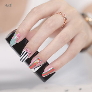 Fleurs roses sur fond vert et noir et blanc, autocollants fins pour ongles, 100% vernis à ongles véritable - Product Image 2