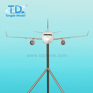 Maquette d'<span class=keywords><strong>avion</strong></span> Bellinger B737-800 1/35 120cm en résine composite moulée à la main, couleur personnalisable, cadeau d'affaires - Product Image 3
