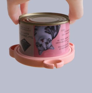 Tazón de Silicona Portátil con Forma de Pata para Perros, para Uso en Interiores, Exteriores y Viajes - Product Image 3