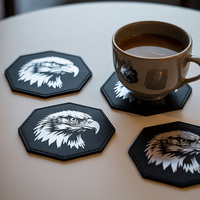 Dessous de verre blancs personnalisés avec logo Sous-verres personnalisés en cuir de luxe aigle à tête blanche pour boissons