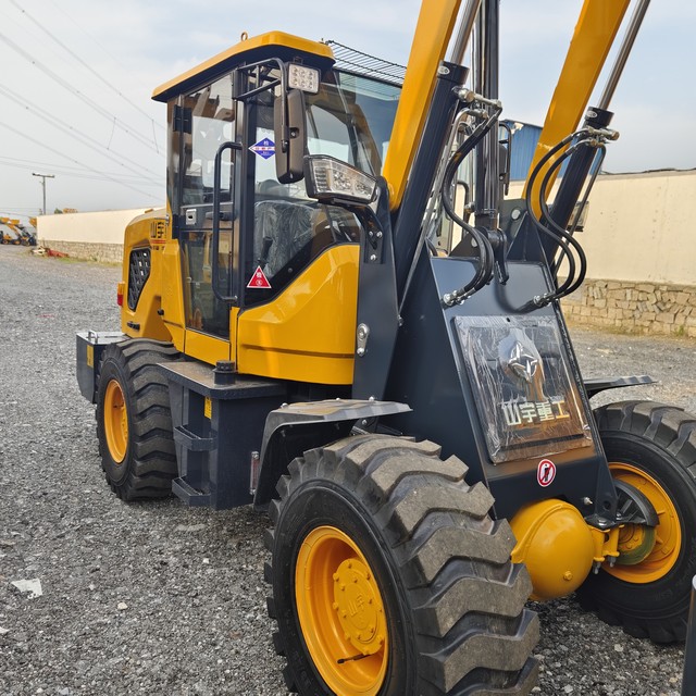 Heavy-Duty Wheel Loader HE-242