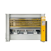 Machine de presse à chaud pour le travail du bois Machine de presse à chaud hydraulique automatique à plusieurs couches pour placage de porte en bois