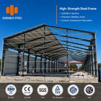 Bâtiment préfabriqué en structure d'acier, charpente en acier galvanisé, toit en métal, atelier, entrepôt