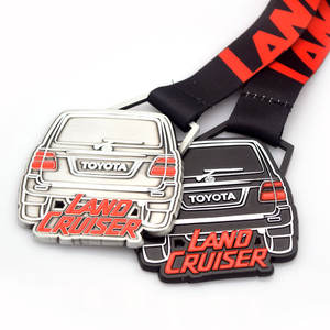 Émirats arabes unis voiture exposition clé voiture médaille porte-clés prix pour saoudien 3D noir pneu fleur jardin bâtons personnalisé sport médailles avec sangle - Product Image 3