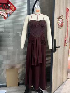 ZHEZHE 2026 Nouvelle Robe Bustier Bordeaux Slim Fit Sans Col à Paillettes Style Socialite Europé<span class=keywords><strong>en</strong></span> et Américain pour le Commerce International AliExpress - Product Image 5