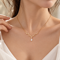 Collier personnalisé en acier inoxydable plaqué or 18 carats avec pendentif en forme de goutte de sang de cerf serti de CZ, bijoux de mariage délicats, cadeau de Noël, résistant à l'eau
