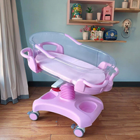 Lit bébé avec roulettes, roulettes verrouillables, berceau pour bébé pour un déplacement facile, berceau pour nouveau-né, peinture non toxique pour la sécurité des bébés