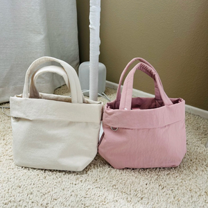 กระเป๋าสะพายไนลอนแบบยูนิเซ็กซ์  บุโพลีเอสเตอร์  จุของได้เยอะ  น้ำหนักเบา  พกพาสะดวก  เหมาะสำหรับทำงานและพักผ่อน  ใช้ได้ทุกฤดู - Product Image 2