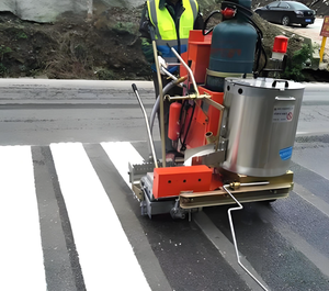 C'est une machine de marquage routier à fusion à chaud, adaptée au marquage des autoroutes, des routes nationales et des voies principales urbaines. - Product Image 5